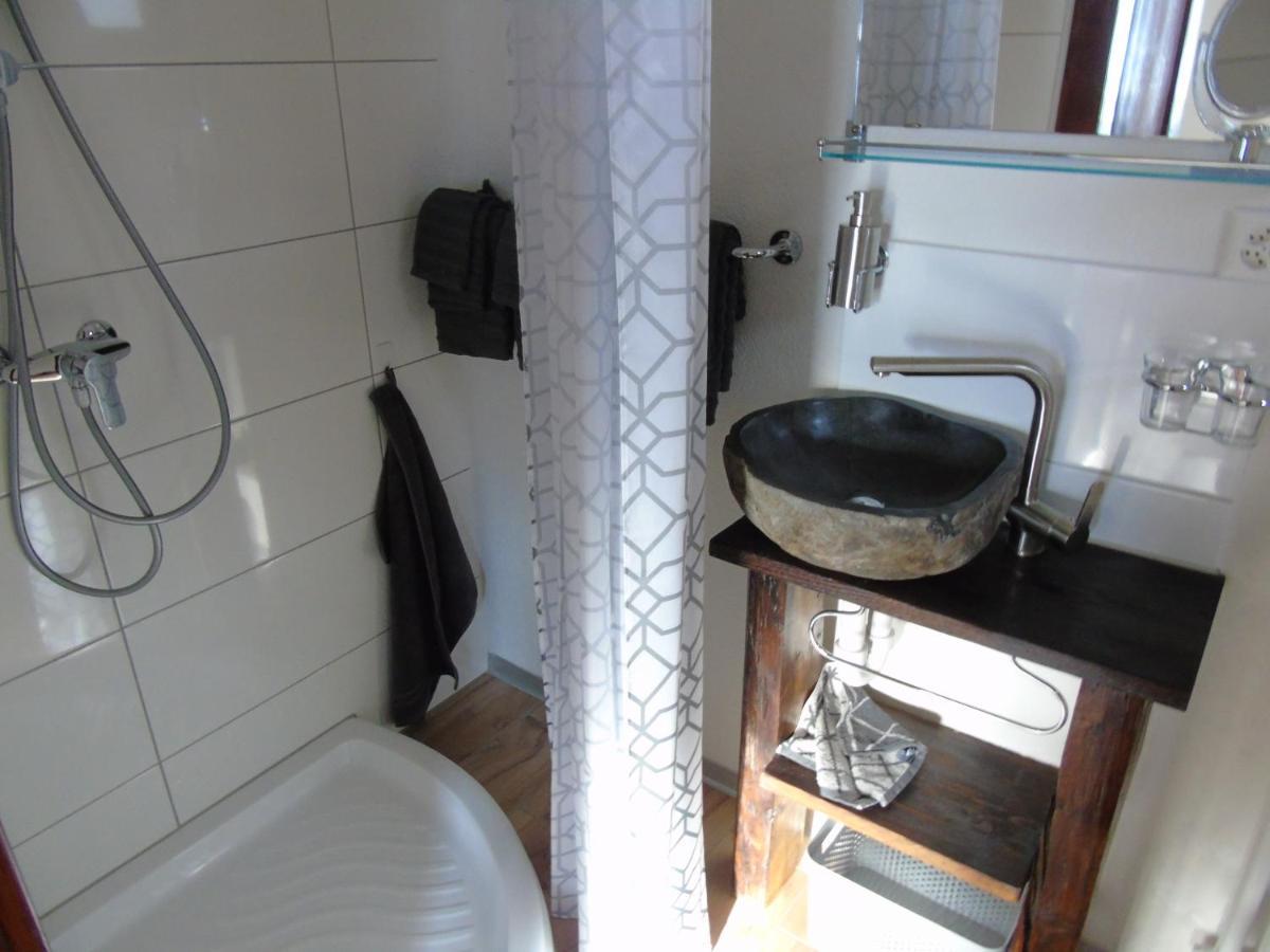 Room'S Chez Beni Grachen Exterior photo